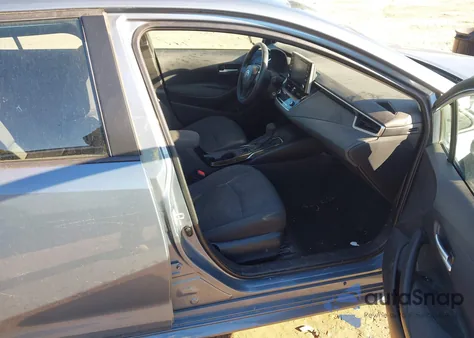 2021 Toyota Corolla Le z USA, uszkodzony, nr VIN 5YFEPMAE7MP223120